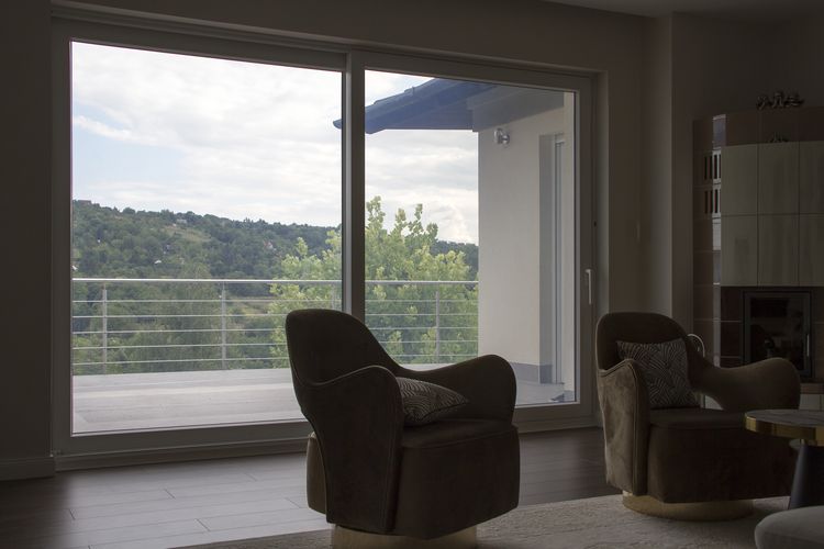 okos fólia áttetszó állapotban